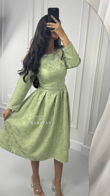 فستان ميد ناعم بتشجيرة انيقه 