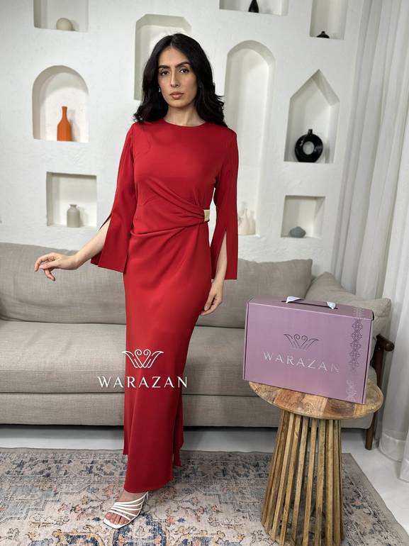 فستان سهرة ناعم بمسكه من الخصر