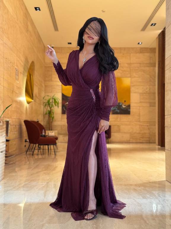 فستان سهرة انيق بكرستال من الخصر
