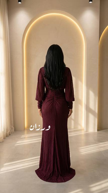 فستان بلمعه وبكرستال من الخصر 