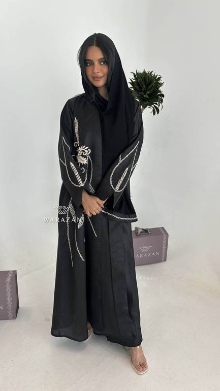 عباية انيقة بتطريز 