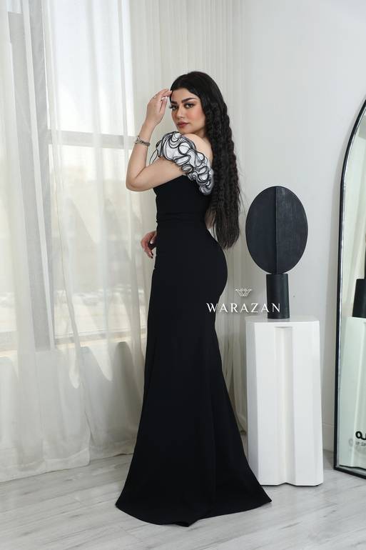 فستان سهرة ماسك بقصة من الصدر