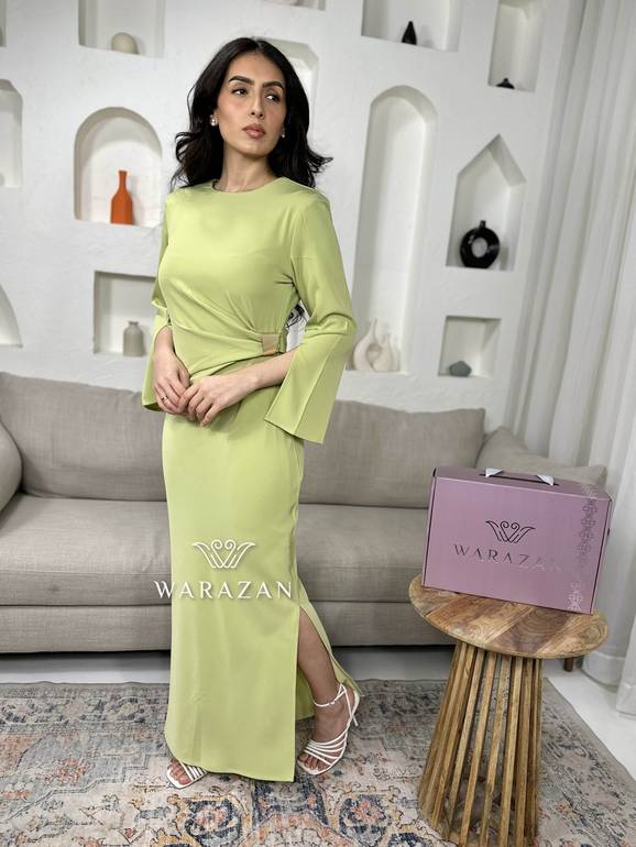 فستان سهرة ناعم بمسكه من الخصر