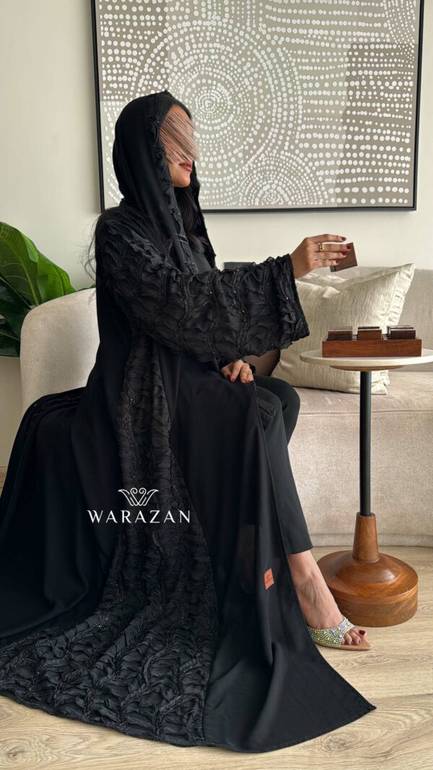 عباية سوداء 