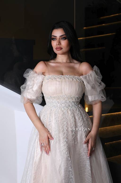 فستان سهرة ميد بأكمام بف 