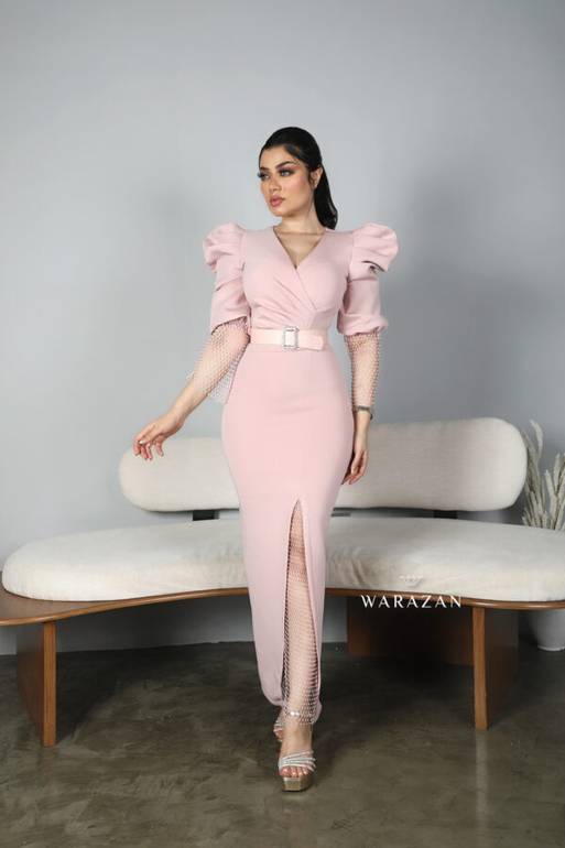 فستان سهرة ناعم ملكي بقصة أكمام جميلة