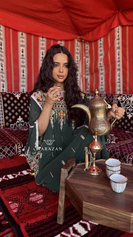 جلابية ملكية بتطريز يدوي 