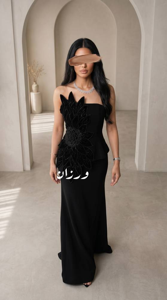 فستان سهرة أسود كورسيه بتفاصيل فاخرة