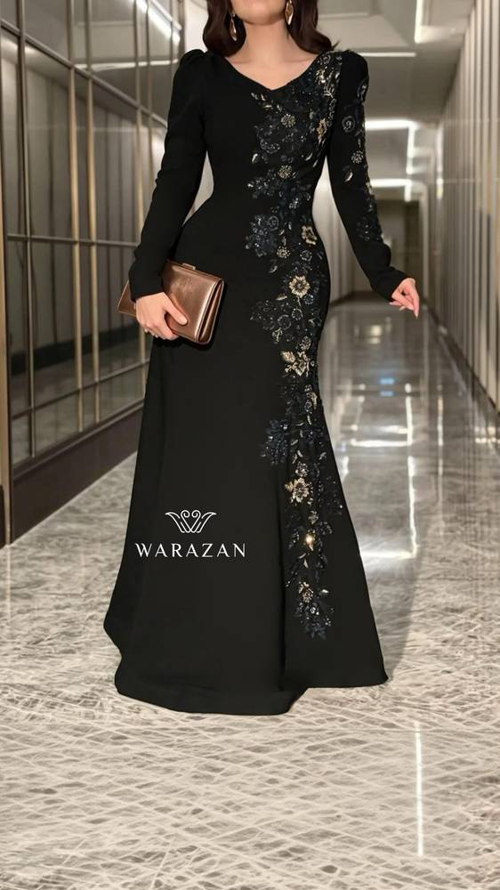 فستان سهرة أسود بتطريز جانبي فاخر