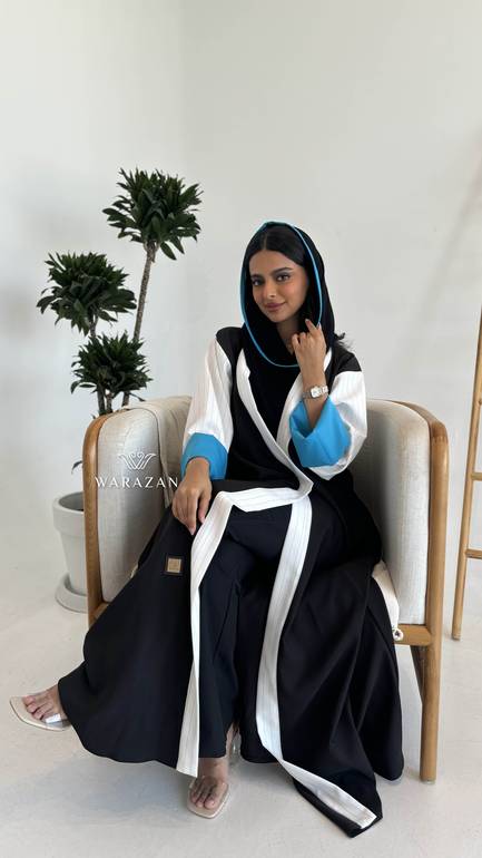 عباية كاجوال بلون اسود و تدخيلة لون 
