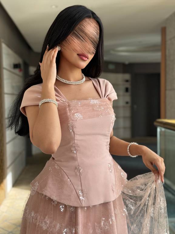 فستان سهرة ناعم انيق 