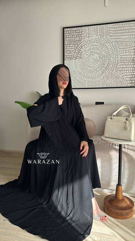 عباية سوداء راقية وعملية 