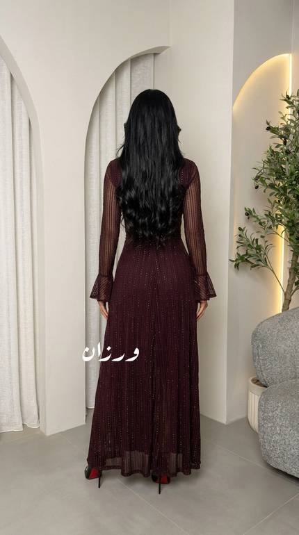 فستان سهره لامع  واكمام شفافه