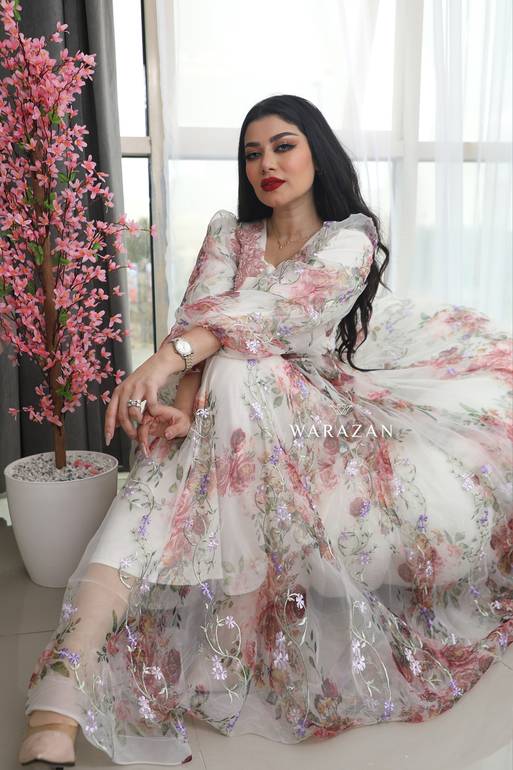 فستان سهرة طويل ومشجر راقي مع حزامين