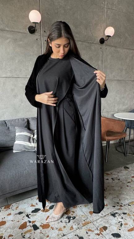 عباية مخمل بتدخيلة ازارير من الاكمام