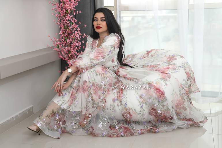 فستان سهرة طويل ومشجر راقي مع حزامين