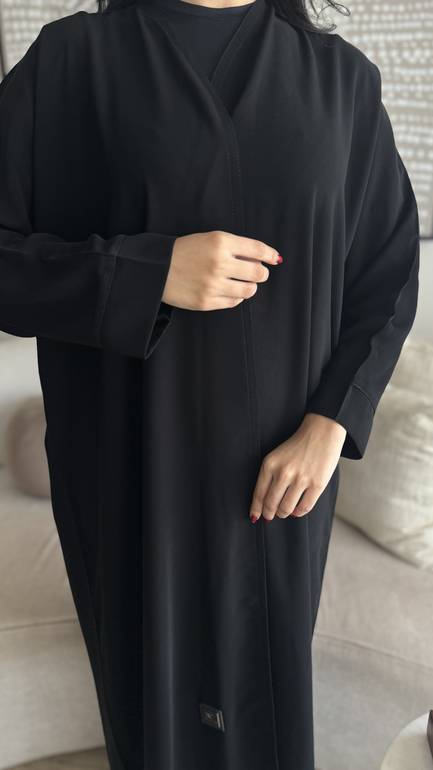 عباية للعيد عملية بستايل حبال من الخلف