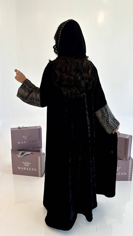  عباية مخمل شتوية