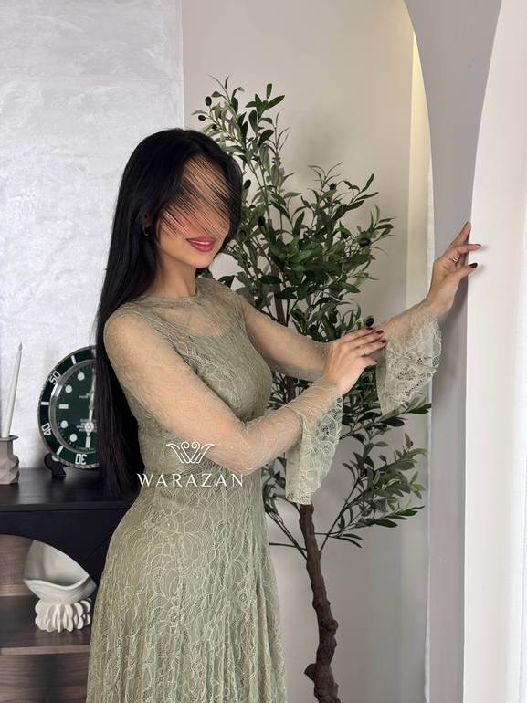 فستان أنيق مع قصة صدر مميزة دانتيل