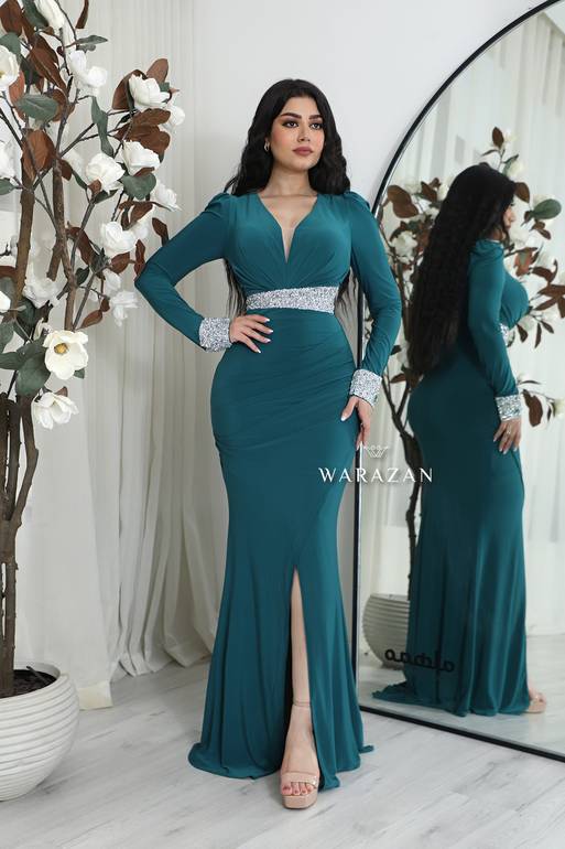 فستان سهرة بكرستال من الخصر و الكم