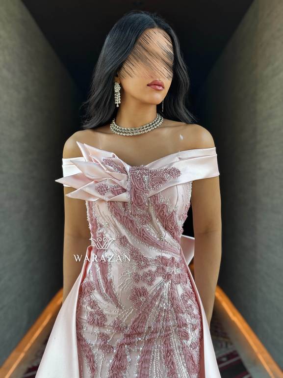 فساتين سهرة ناعمة