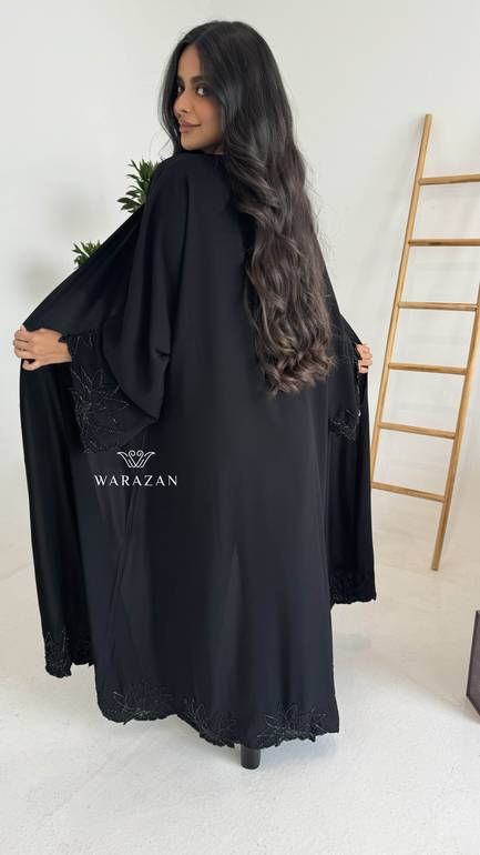 عباية بتطريز شك انيق 