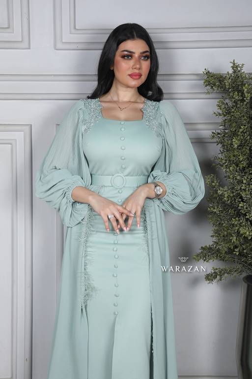 فستان سهرة أنيق ماسك ب ريش و أزرار من الامام وتطريز للمناسبات