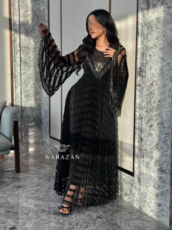 فستان بتصميم خاص و بقصة واسعه 