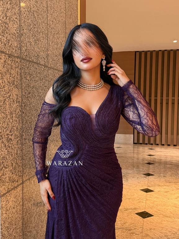  فستان سهرة بقصة صدر انيقة و باكمام دانتيل
