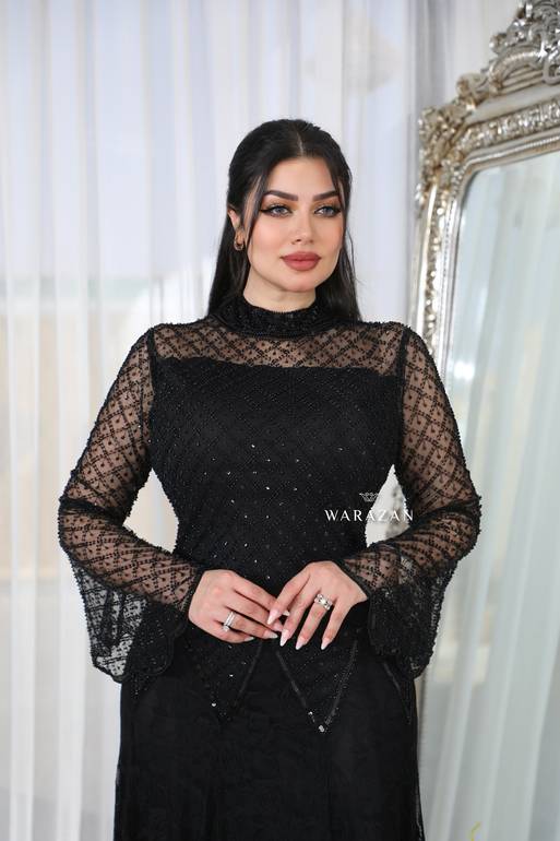 فستان سهرة ملكي بتصميم خاص 