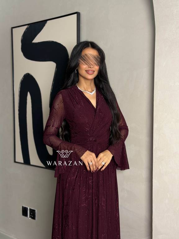 فستان سهرة بلمعة و بقصة من الخصر