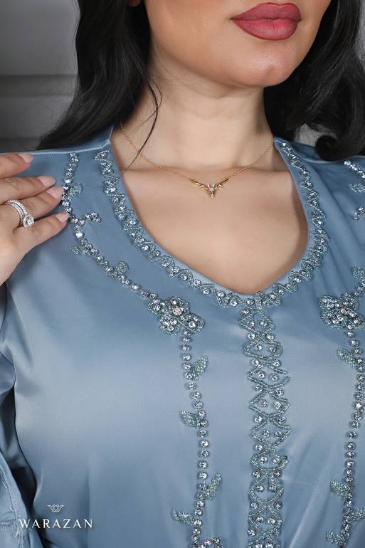 فستان سهرة ساتر بتطريز