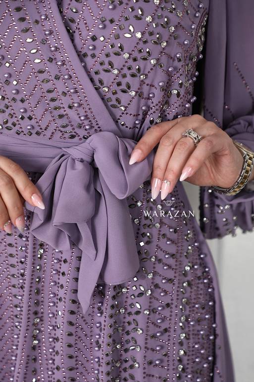 فستان سهرة ناعم بحزام ربطة من الخصر