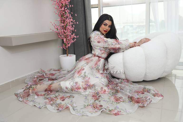 فستان سهرة طويل ومشجر راقي مع حزامين