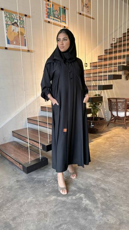 عباية دوام رسمية ساترة مع جيوب