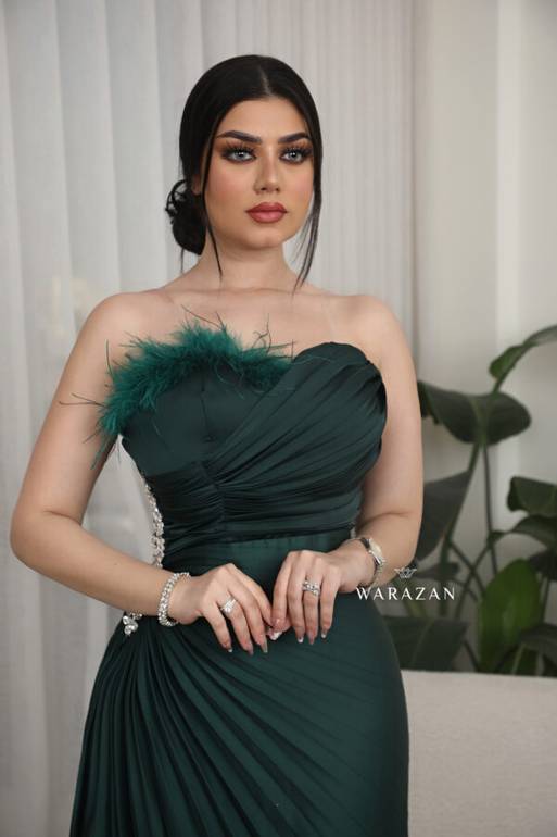 فستان تفته ناعم بيليسيه وخرز من الجنب