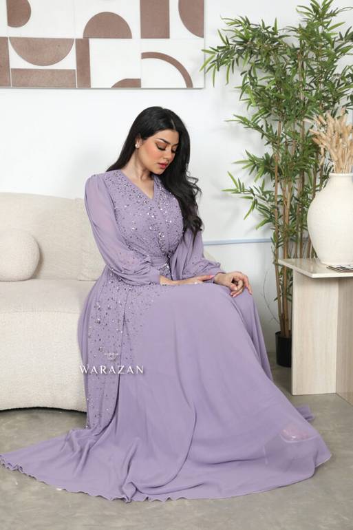 فستان سهرة ساتر بتطريز راقي