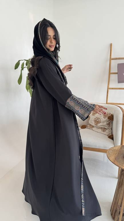 عباية كريب بأكمام كشميري