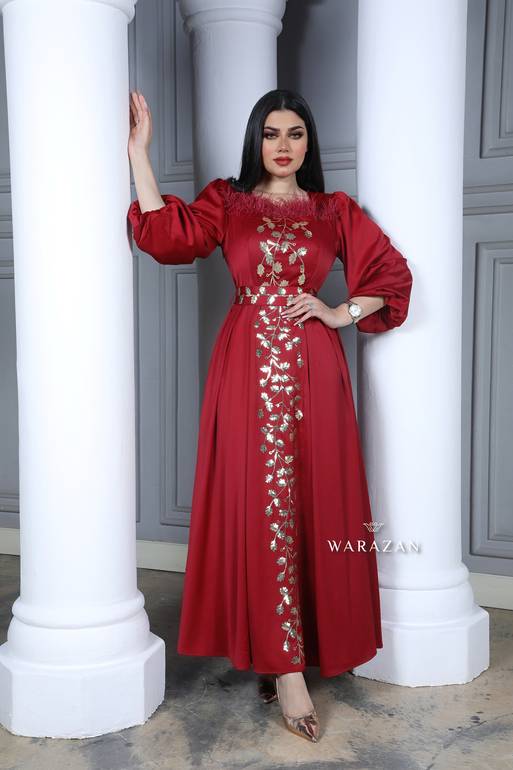 فستان سهرة طويل ناعم بأكمام طويلة وترتر