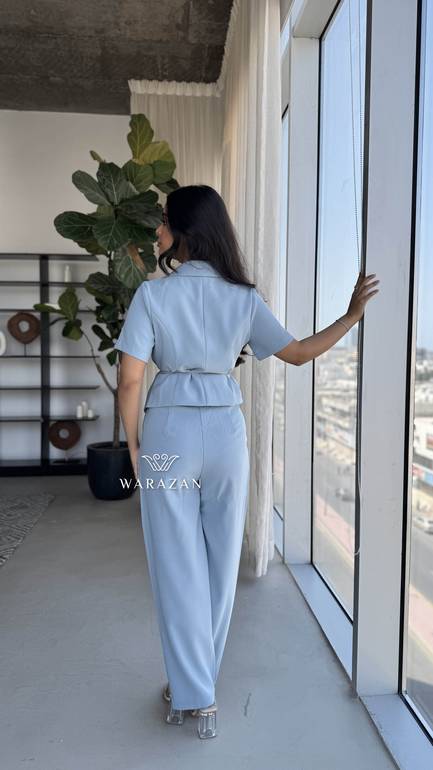 طقم انيق ومميز اربعة قطع 