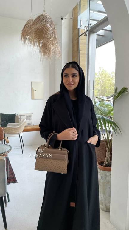 عباية رسمية لطالبات الجامعات والدوامات