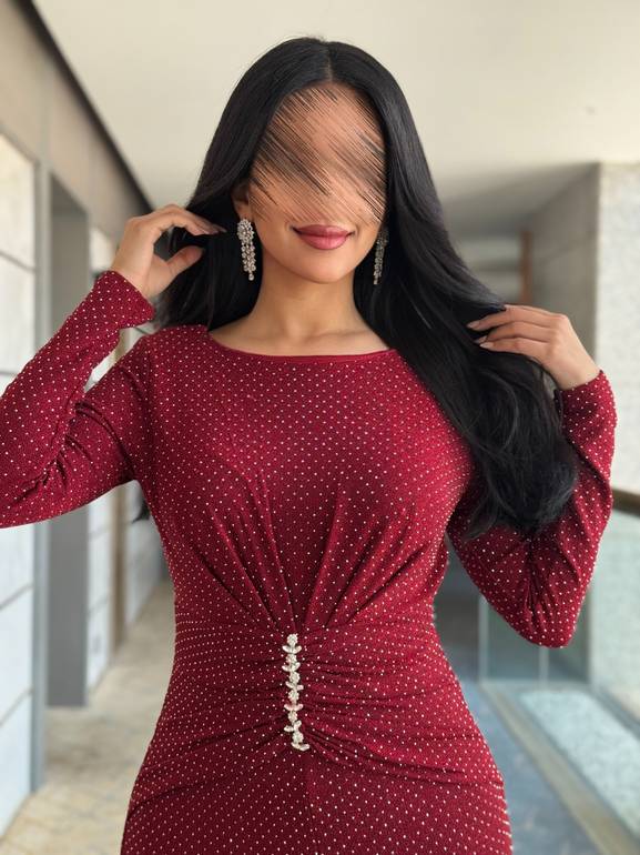 فستان احمر طويل