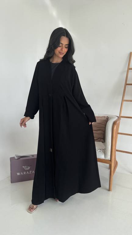 عباية سادة انيقه بلون اسود داكن 