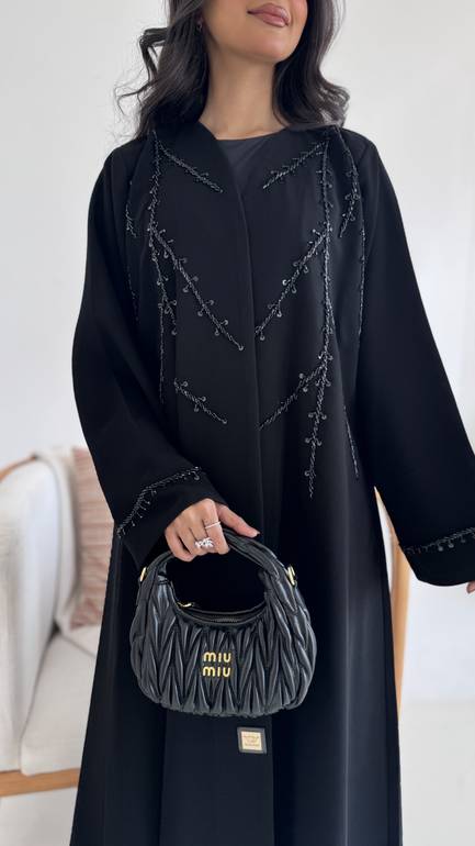 عباية بتطريز ناعم وانيق سراميك