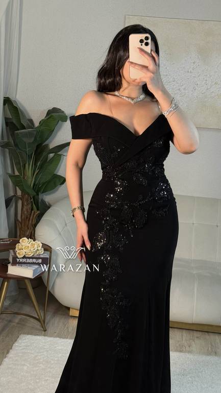 فستان سهرة بقصة صدر و كرستال اسود