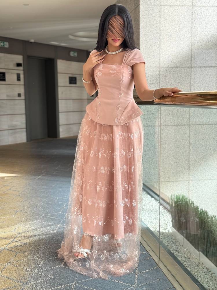 فستان سهرة ناعم انيق 