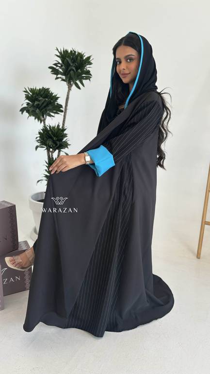 عباية كاجول بتدخيلة لون سماوي من الكم 