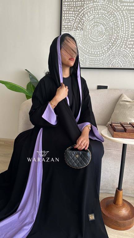 عباية سوداء أنيقة بتدخيلة لون 