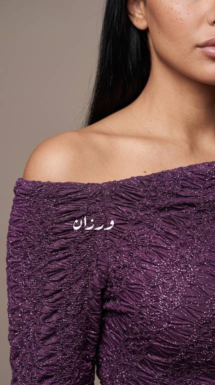 فستان ناعم مجسم بكسرات عند الخصر