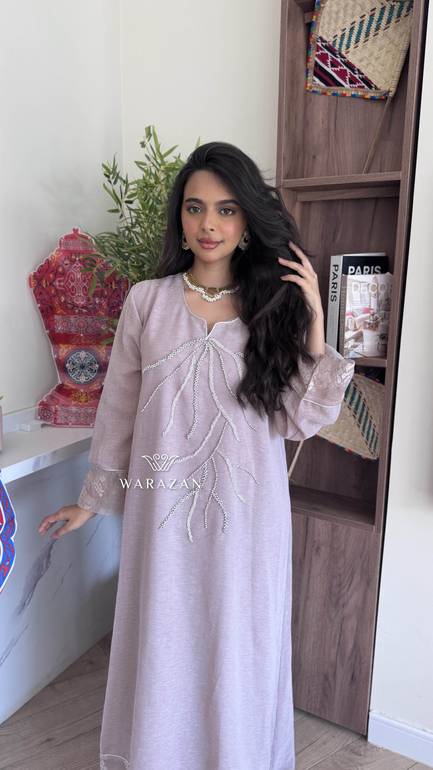 جلابيه انيقه بتطريز ورد